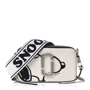 NWT MARC JACOBS X Peanuts Snoopy Snapshot Camera Bag White Black - Authentic
